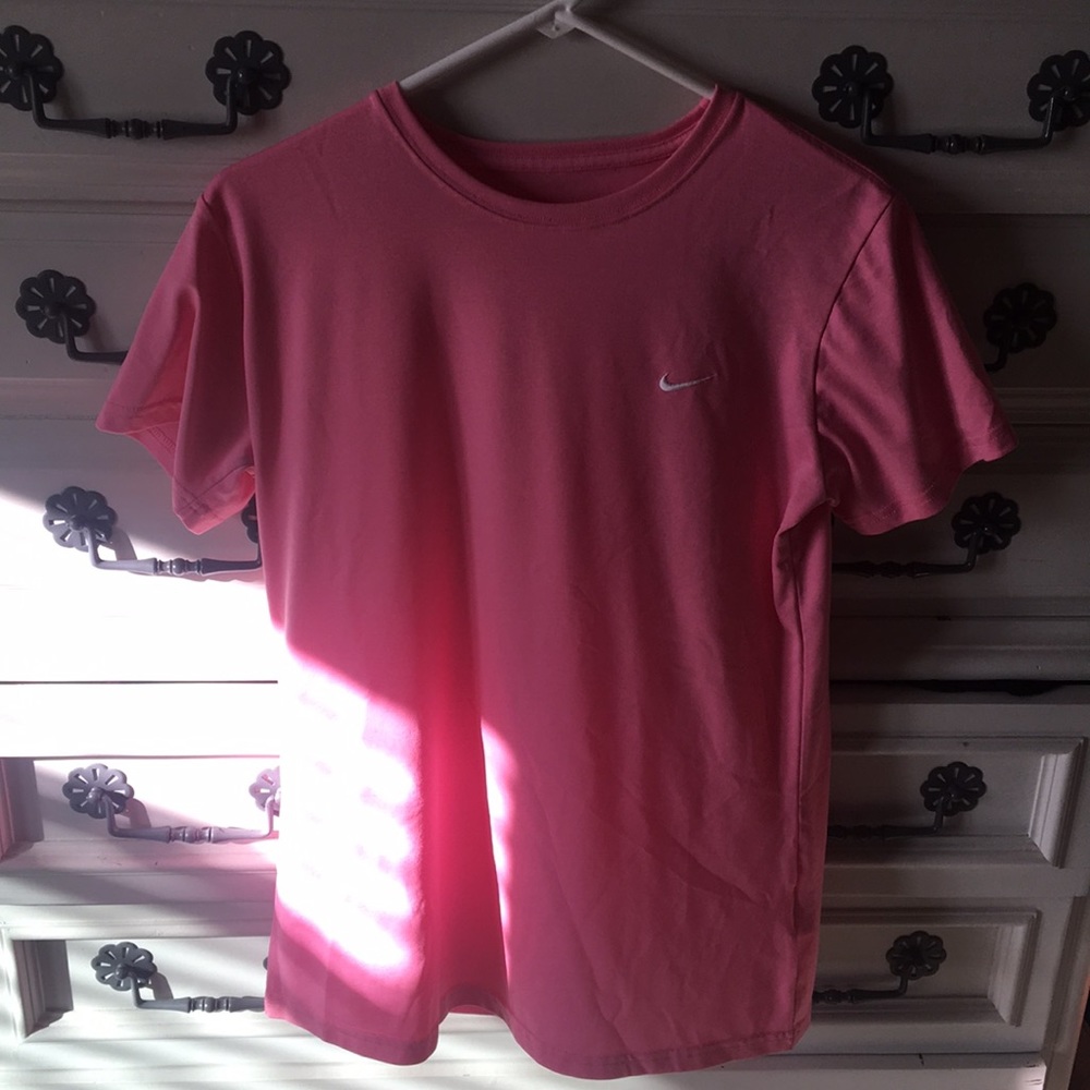 Nike women’s dri-fit t shirt